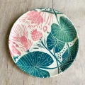 Talerz ścienny Nenufary | sgraffito | 23 cm 
